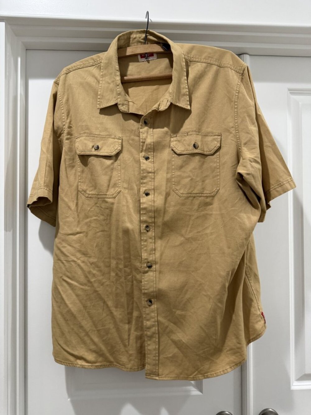 Wrangler Size XXL Men's Beige Short Sleeve Button Down Casual Shirt with Chest P